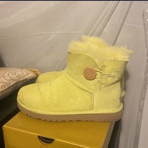 Lime green Bailey bow minis